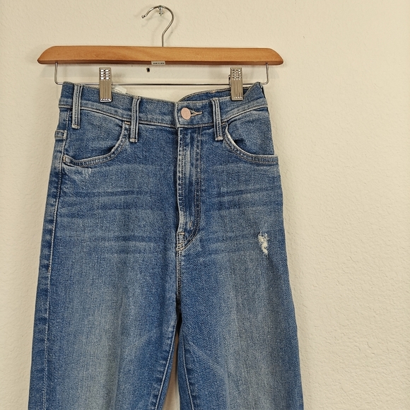 MOTHER The Hustler Flared Leg Distressed Ankle Jeans in Understudy Size 25 - Picture 8 of 14